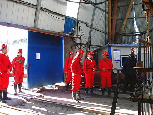 建設(shè)集團(tuán)副總經(jīng)理王明智深入礦建二公司小保當(dāng)三項目部檢查指導(dǎo)工作