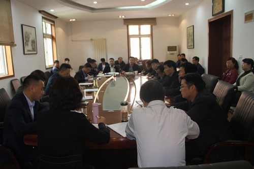 陜煤建設(shè)銅煤公司組織傳達(dá)“講政治、敢擔(dān)當(dāng)、轉(zhuǎn)作風(fēng)”專題教育暨集中開展違規(guī)收送禮金問題專項整治工作部署會議精神