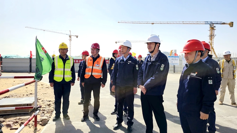 陜煤集團榆林化學有限責任公司黨委副書記、總經(jīng)理段立波一行深入天工公司基層項目檢查指導