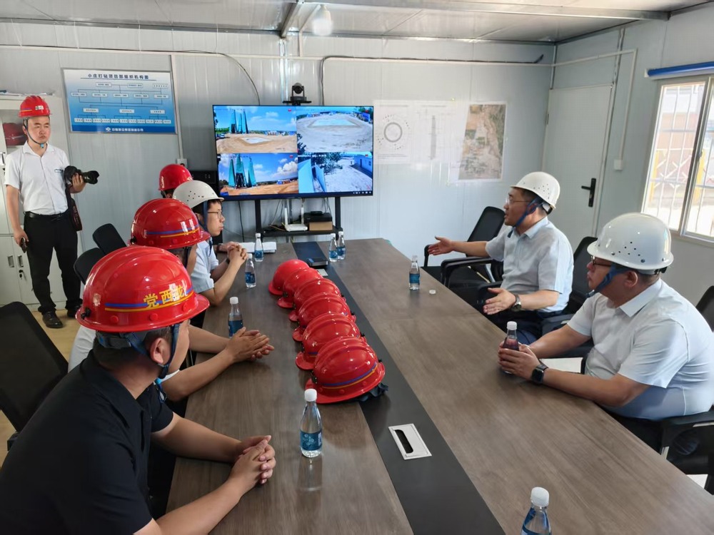 陜煤集團(tuán)基本建設(shè)部副總經(jīng)理王建立赴陜煤建設(shè)礦建二公司小莊煤礦義門風(fēng)井項(xiàng)目籌備現(xiàn)場(chǎng)調(diào)研