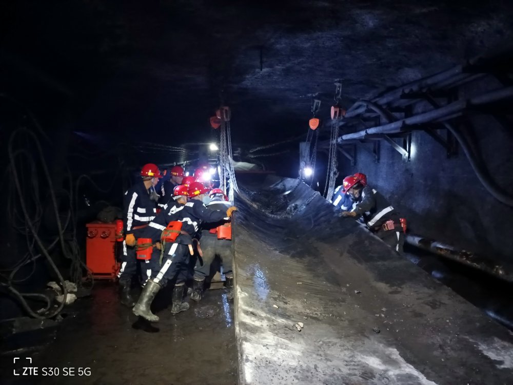 班班聯(lián)動、環(huán)環(huán)相扣！陜煤建設(shè)韓城分公司張家峁項目部“雙一流”班組打造安全生產(chǎn)“動態(tài)防護(hù)鏈”