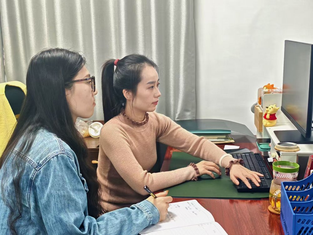 “賬”里春秋藏嚴謹，學(xué)中奮進護發(fā)展