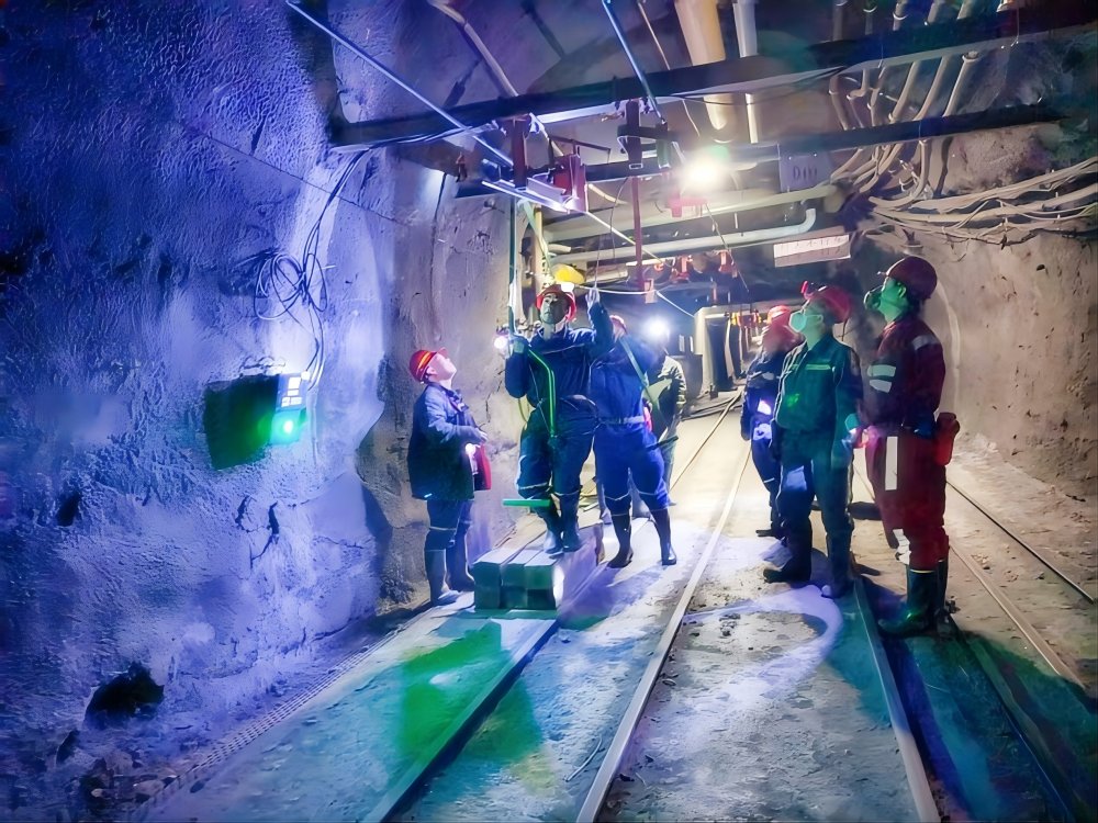 陜煤建設(shè)機電安裝公司玉華項目部：高標準完成架空乘人裝置安裝