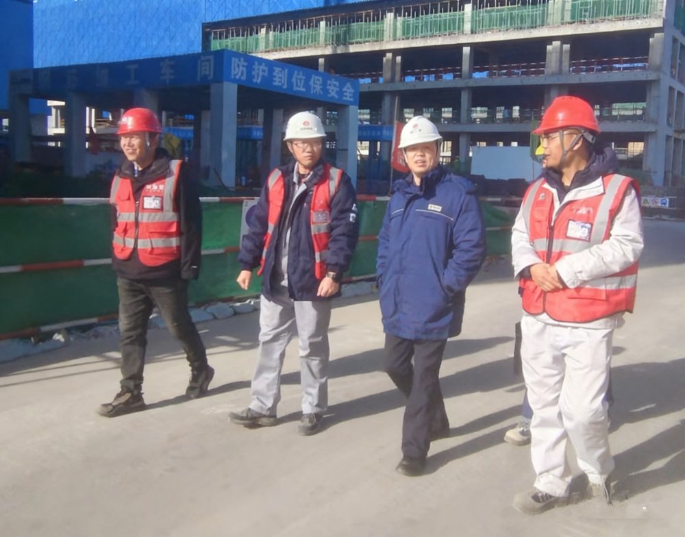 榆林化學(xué)總會計師張建華深入陜煤建設(shè)天工公司基層項(xiàng)目部檢查指導(dǎo)工作