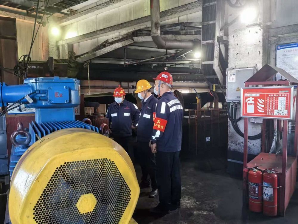 陜煤建設(shè)洗選煤運營公司檸條塔運營項目部黨支部開展“黨建護航保安全 年末攻堅顯擔(dān)當(dāng)”主題黨日活動