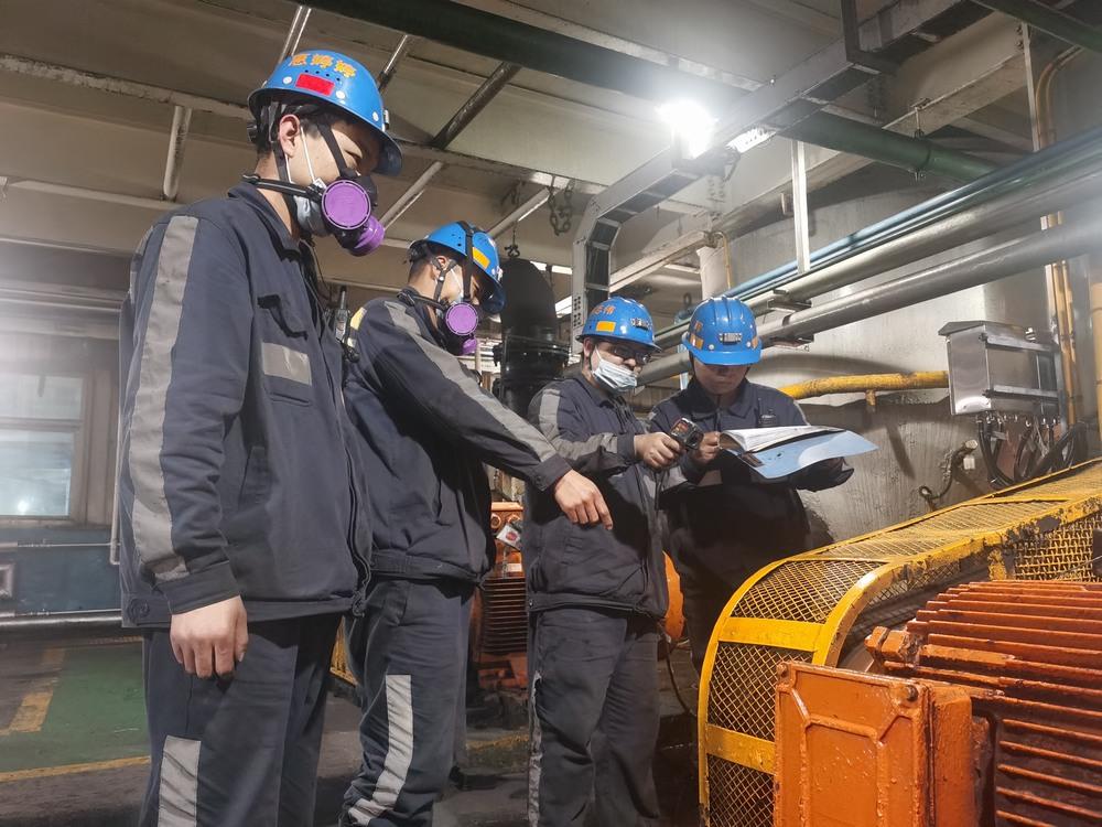 陜煤建設(shè)洗選煤運(yùn)營(yíng)公司紅柳林洗煤廠項(xiàng)目部：學(xué)兩會(huì)精神 顯實(shí)干擔(dān)當(dāng)