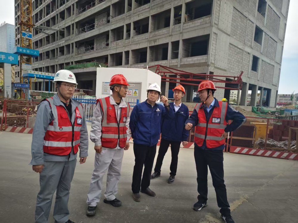 榆林化學總會計師張建華深入陜煤建設天工公司基層項目部檢查指導工作