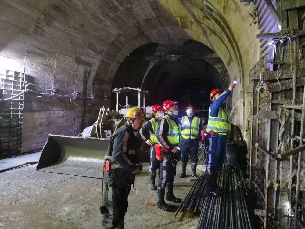 陜煤建設(shè)煤礦運(yùn)營(yíng)服務(wù)分公司：以案為鑒強(qiáng)警示 自查自糾筑防線