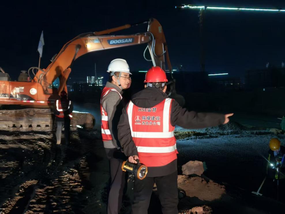 陜煤建設(shè)西北分公司土建第三項(xiàng)目部：夜戰(zhàn)攻堅(jiān)保節(jié)點(diǎn) 逆風(fēng)前行顯擔(dān)當(dāng)